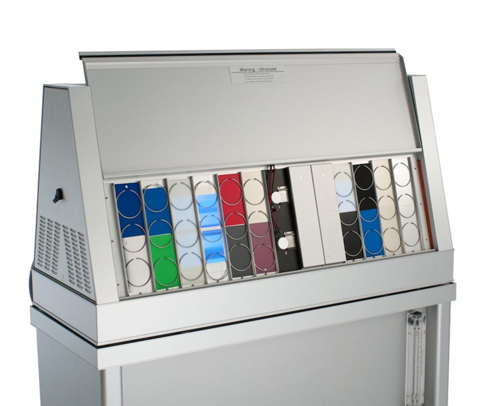 Q-Lab_Standards_ISO_4892-3_Plastics_QUV_UV-Fluorescent